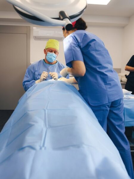 Otoplastyka – korekta odstających uszu metodą chirurgiczną